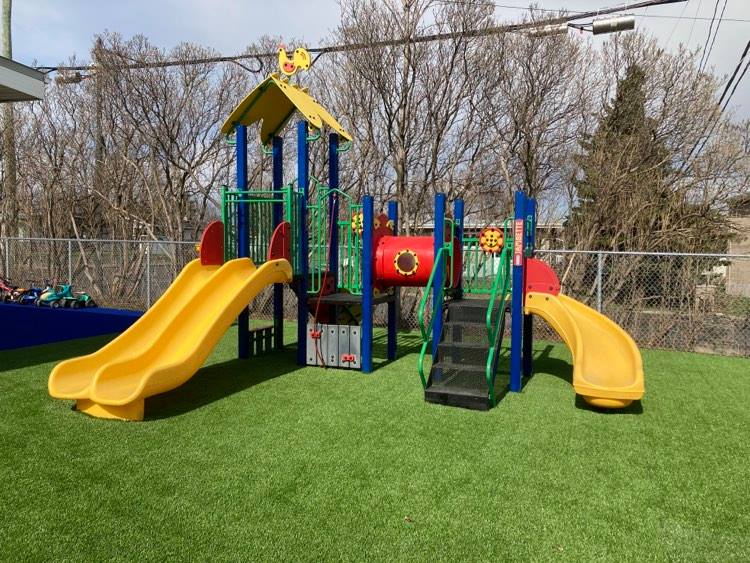 Nursery Le Monde Des Petits Pieds