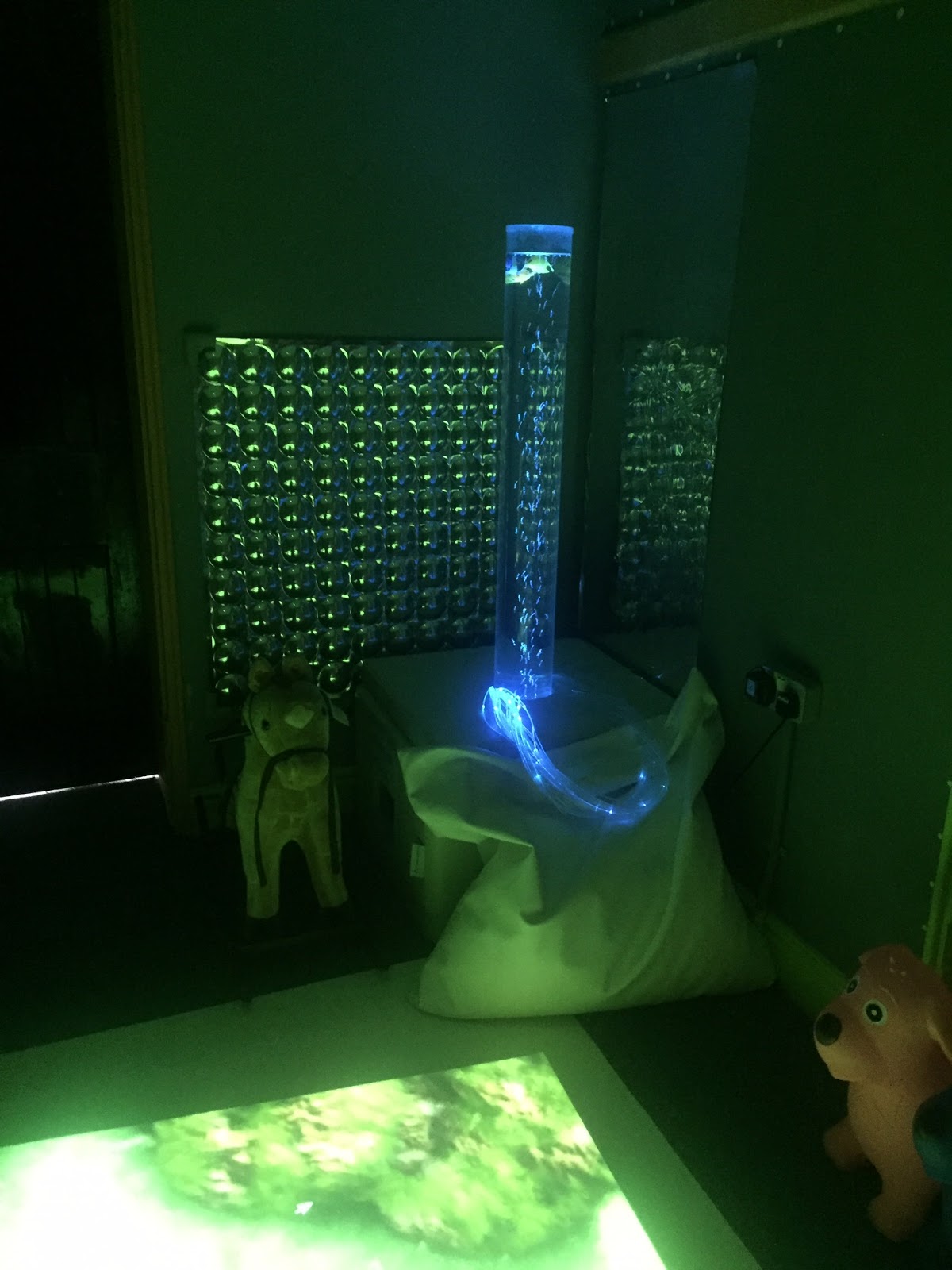 Look Inside, Sensory Learning & Play C.I.C.