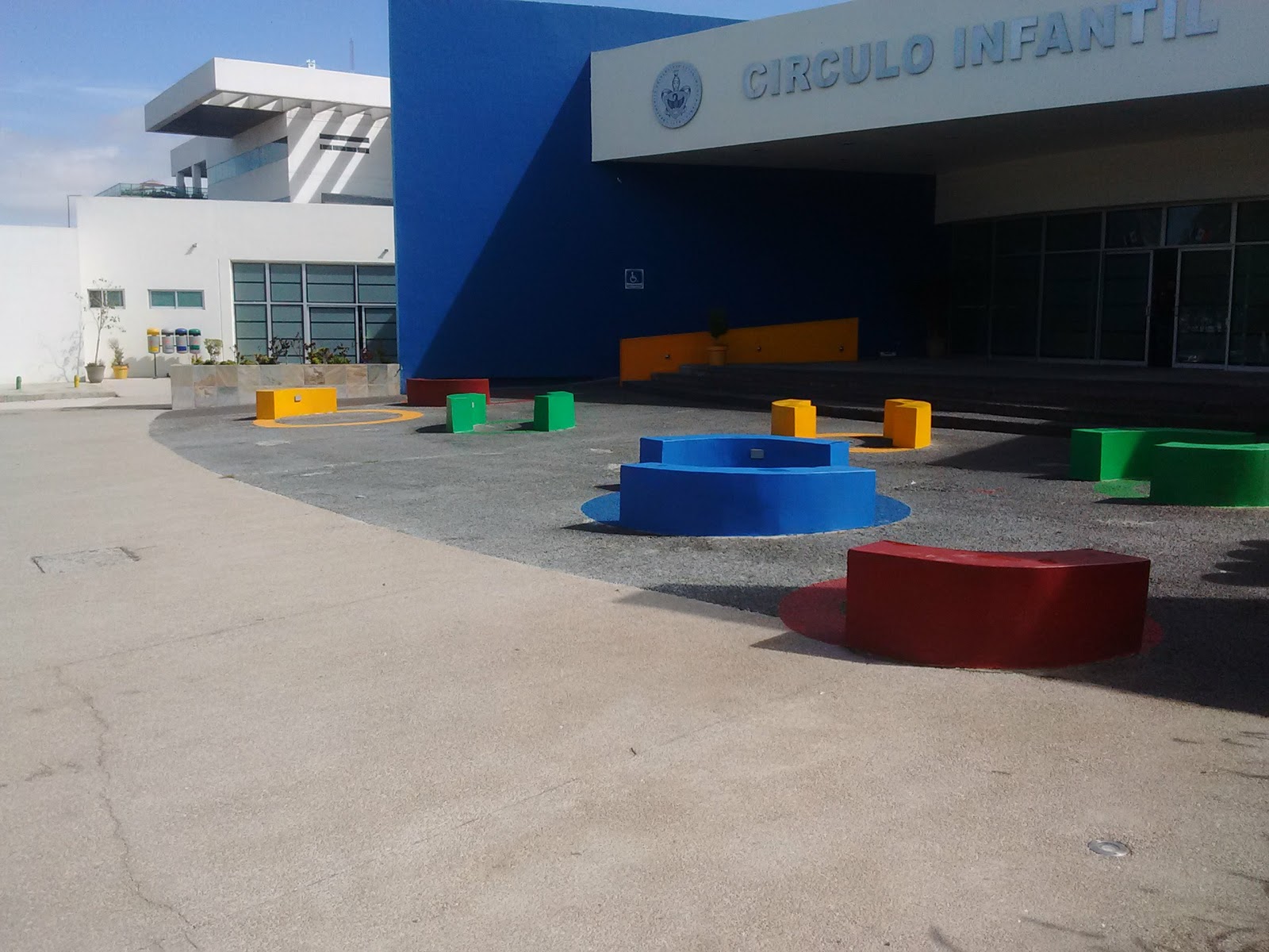 Children circle BUAP