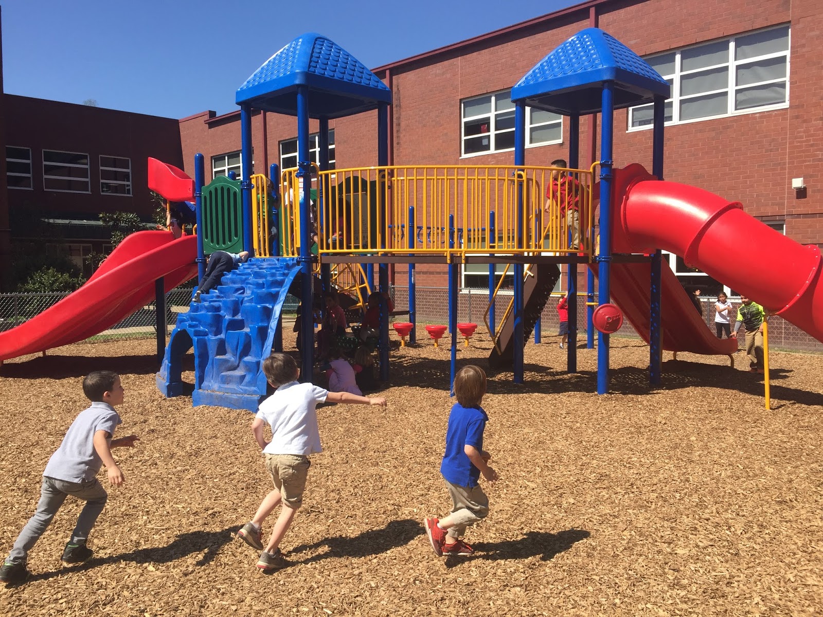 Dan Mills Elementary School