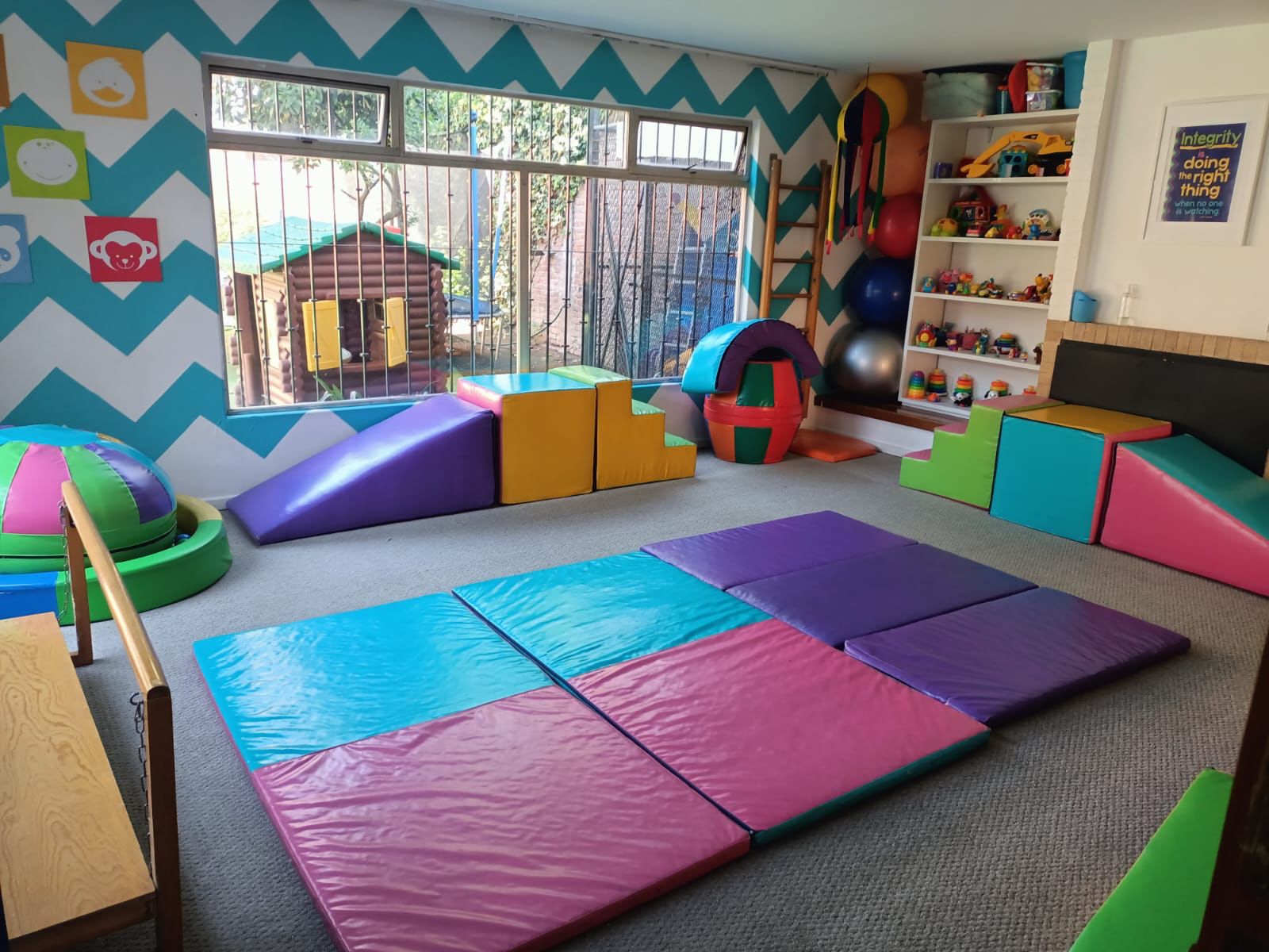 MOM & BABY GYM