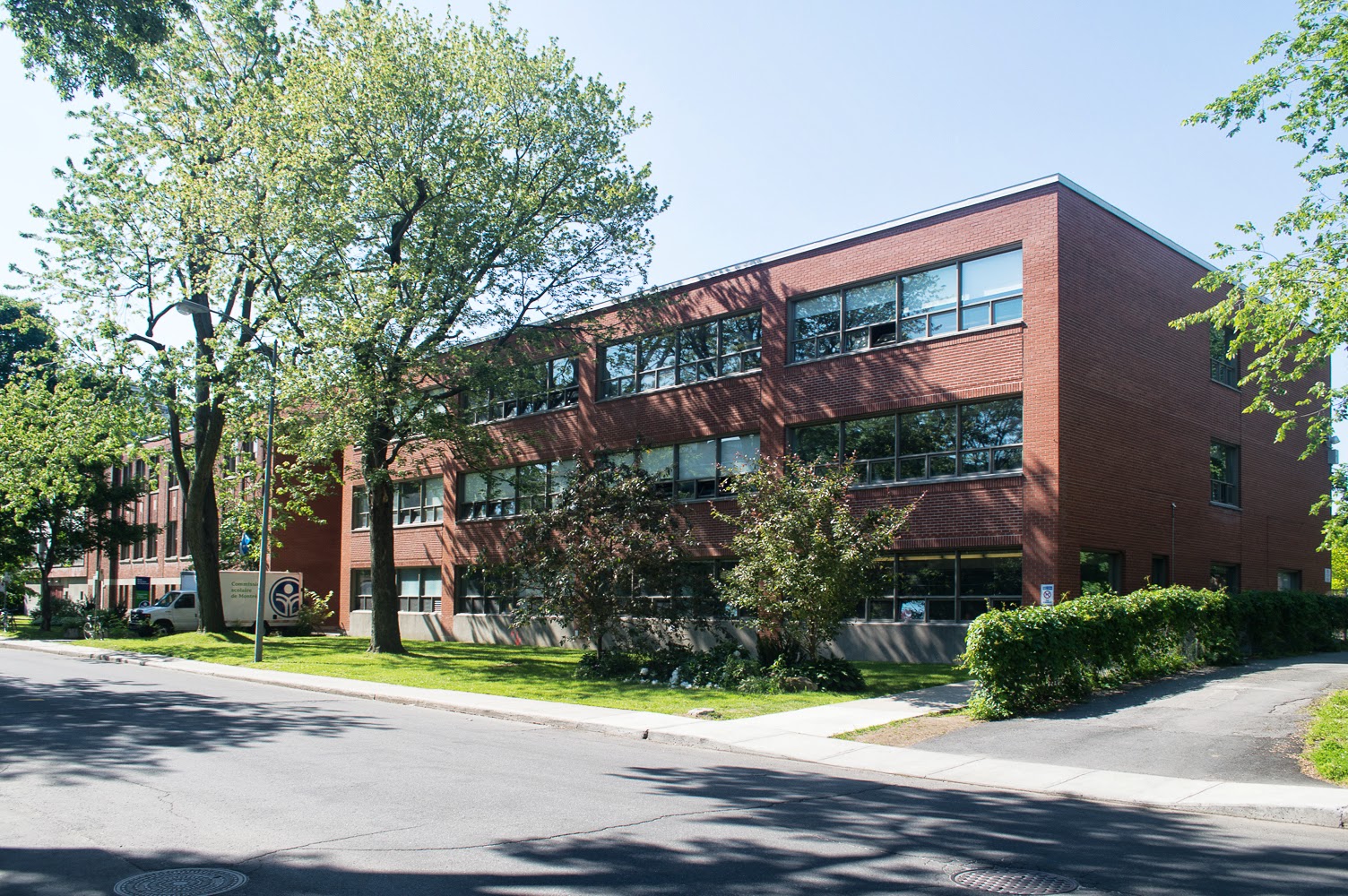 Saint-Leon-de-Westmount Elementary School