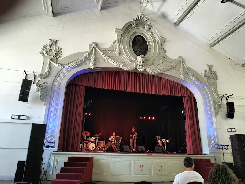Infantário A Voz do Operário: Ajuda