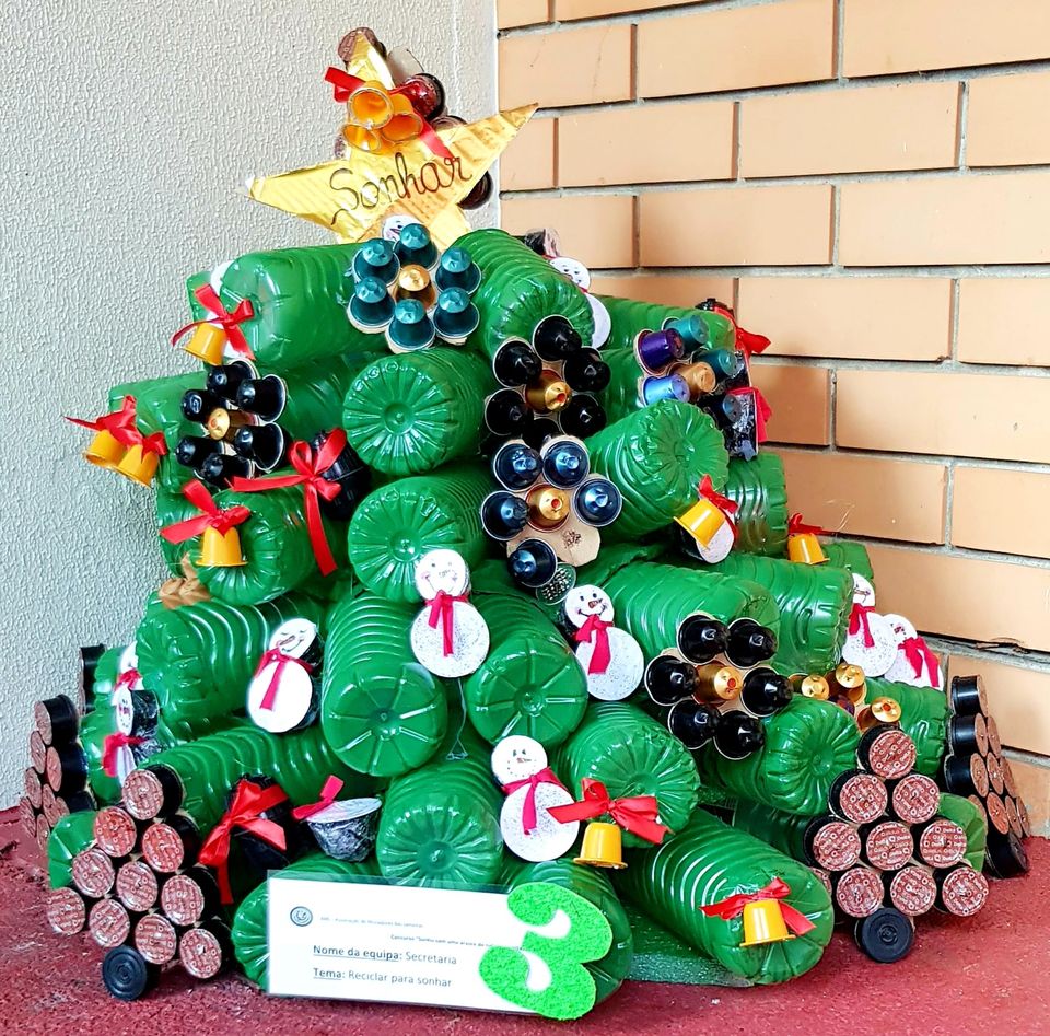 Recycled Christmas tree made by students of Centro Social Das Lameiras