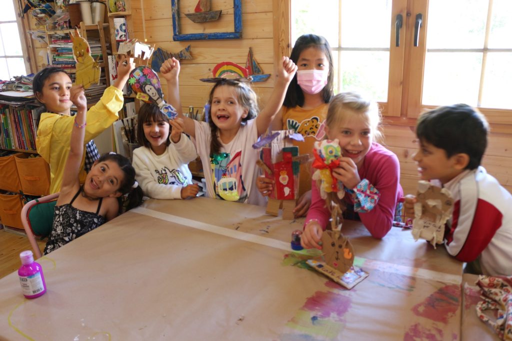 Preschool children making crafts