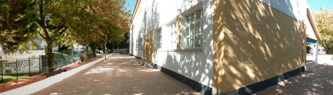 Escola Básica Roque Gameiro building exterior