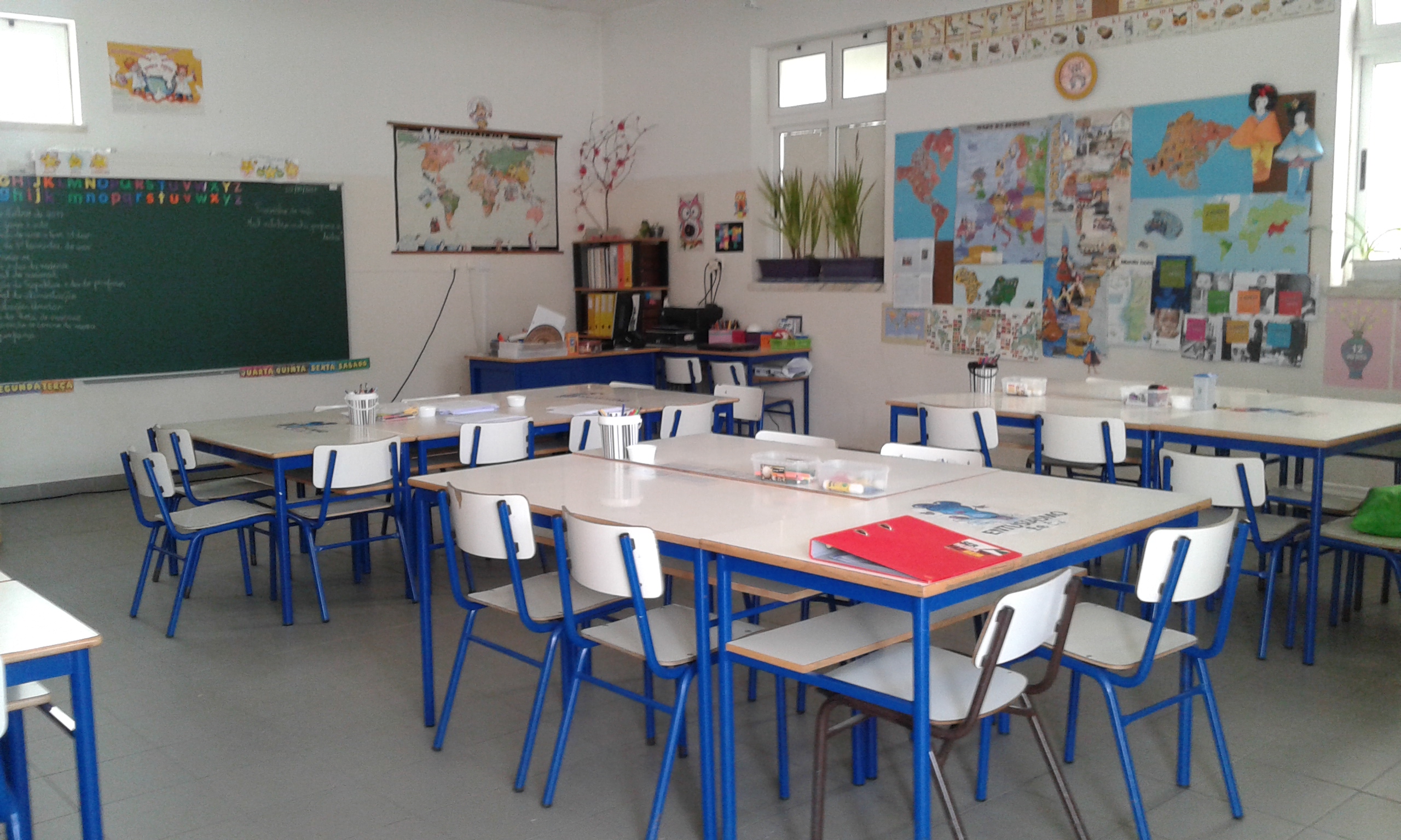 Preschool classroom with tables and chairs