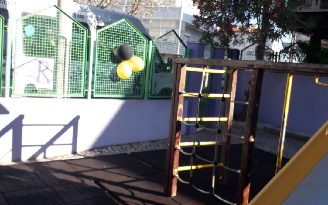 Climbing frame in the playground of Externato Rainha Santa - Sobreda preschool.