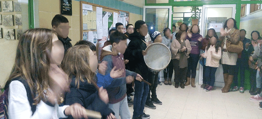Students playing drums at Pedro Eanes Lobato school