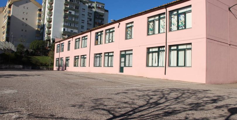 Jardim de Infância Álvaro de Campos school building