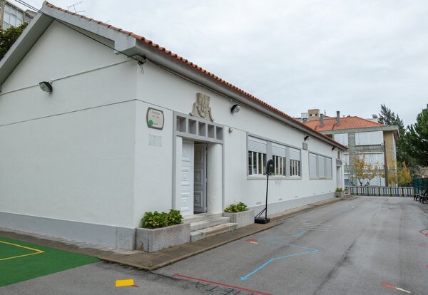 Exterior view of Jardim de infância Roque Gameiro preschool building