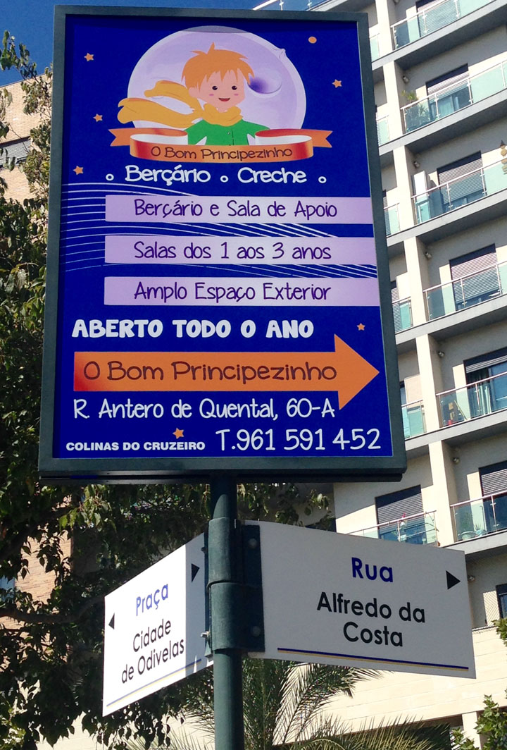 O Bom Principezinho preschool sign with address and contact information