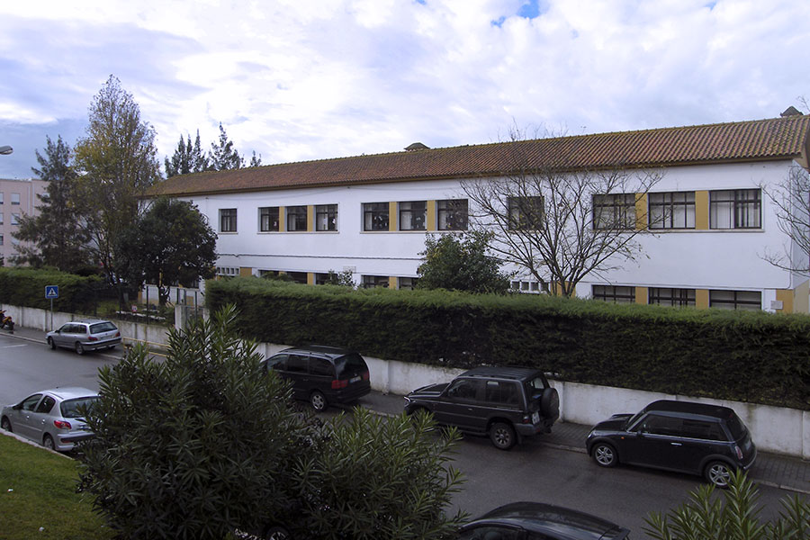 Exterior view of Agrupamento de Escolas Lima de Freitas school building
