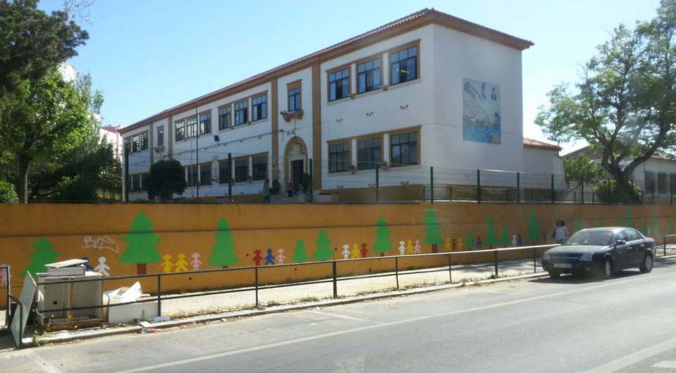 Exterior view of Agrupamento de Escolas Luisa Todi school in Setúbal, Portugal