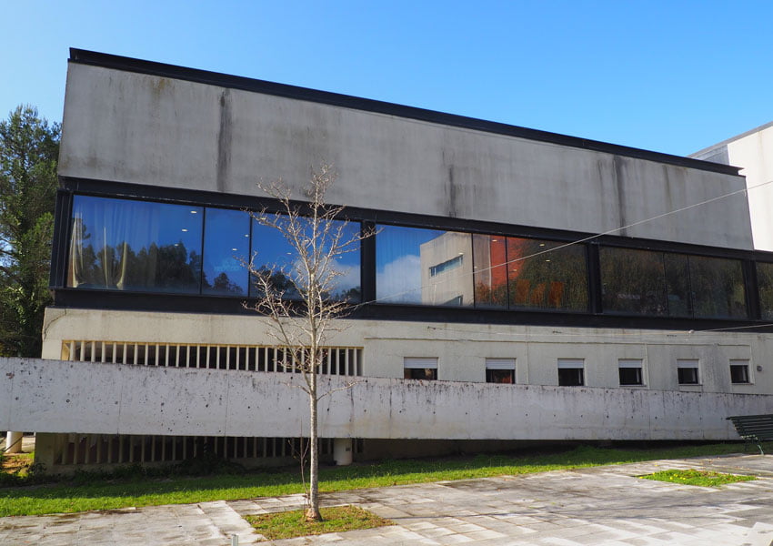Exterior view of Berçário e Creche de Espinho preschool building