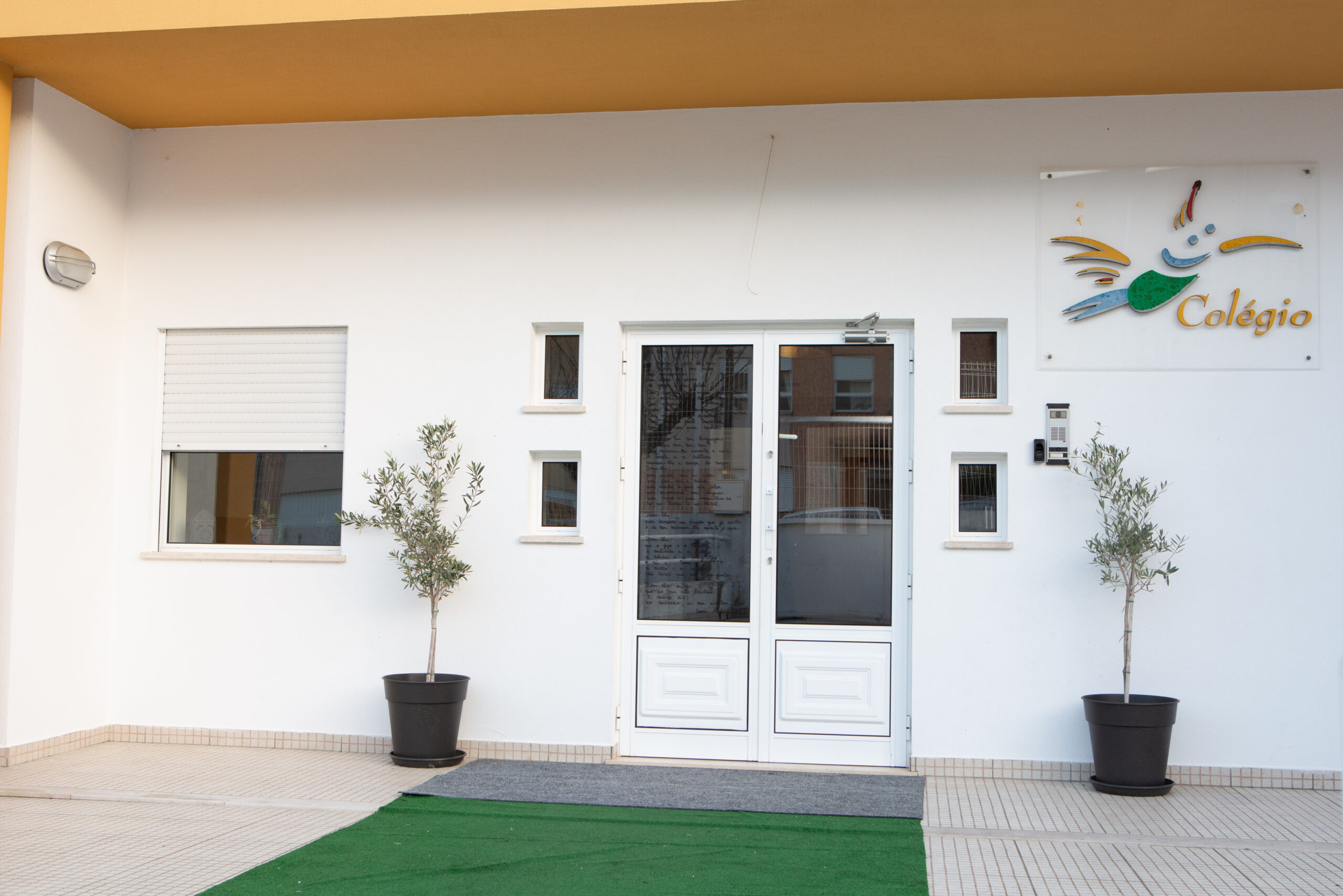 Colégio Beija-Flor school entrance