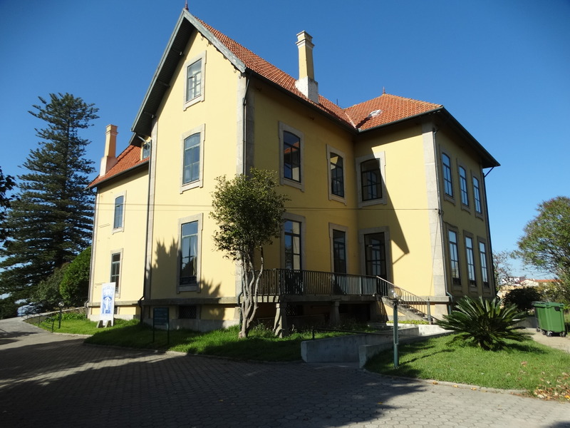 Santa Casa da Misericórdia de V.N. Gaia school building