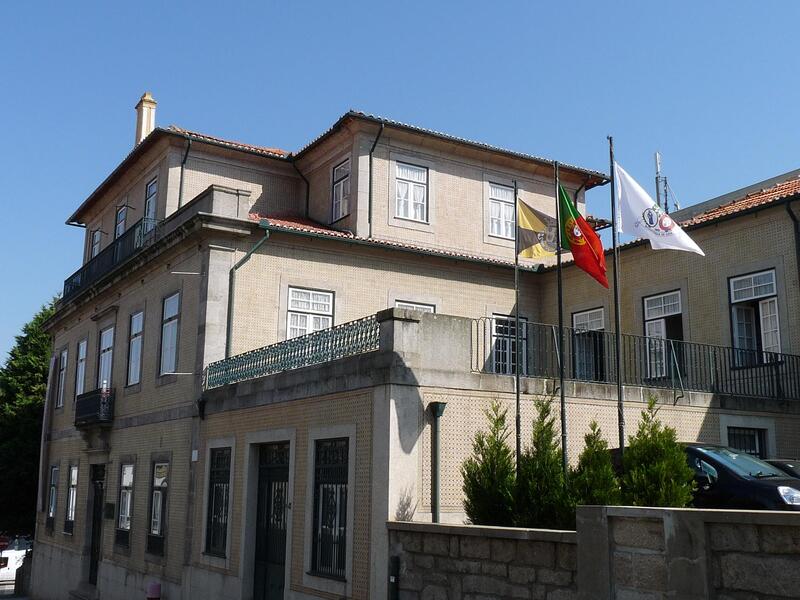 Exterior view of Creche e Jardim de Infância D. Emília de Jesus Costa preschool building