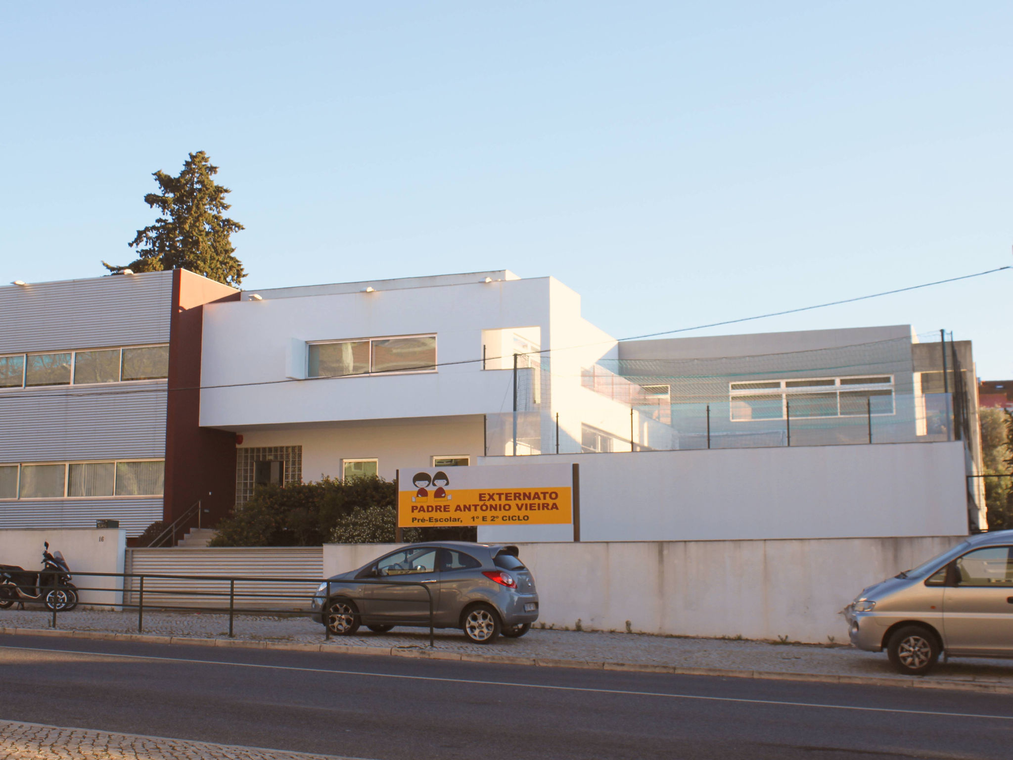 Externato Padre António Vieira school building