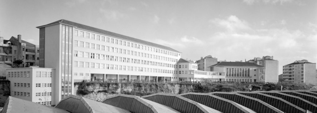 Black and white photo of the School Manuel da Maia building